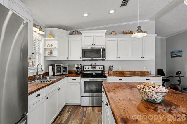 119 Deerfield Drive, New London, NC 28127