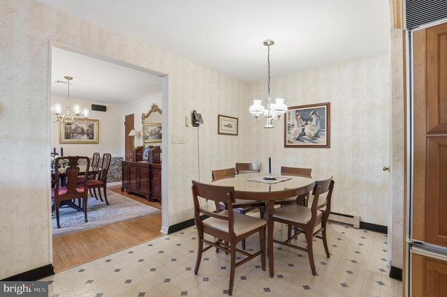 228 CHESTNUT VALLEY DR, Doylestown, PA 18901
