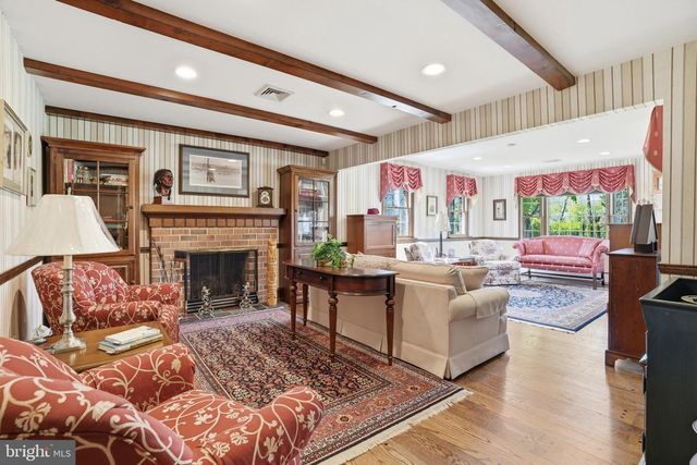 228 CHESTNUT VALLEY DR, Doylestown, PA 18901