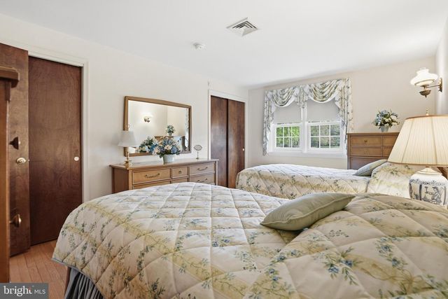 228 CHESTNUT VALLEY DR, Doylestown, PA 18901