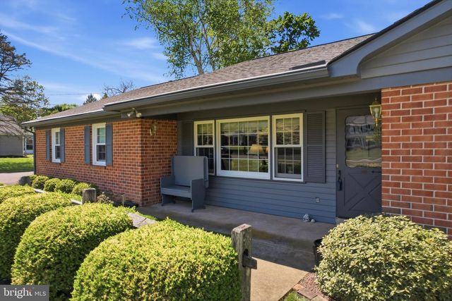 228 CHESTNUT VALLEY DR, Doylestown, PA 18901
