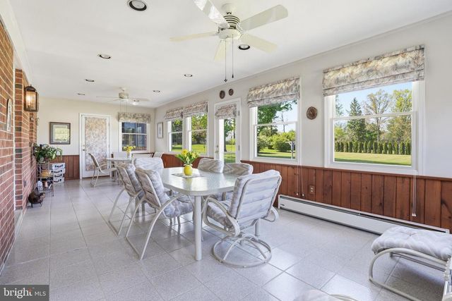 228 CHESTNUT VALLEY DR, Doylestown, PA 18901