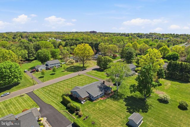 228 CHESTNUT VALLEY DR, Doylestown, PA 18901