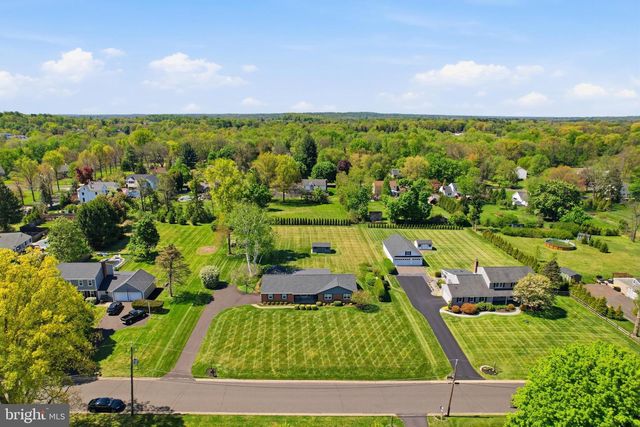 228 CHESTNUT VALLEY DR, Doylestown, PA 18901