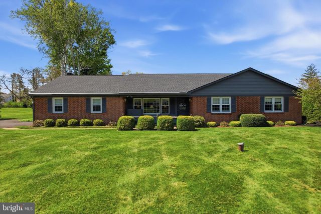 228 CHESTNUT VALLEY DR, Doylestown, PA 18901
