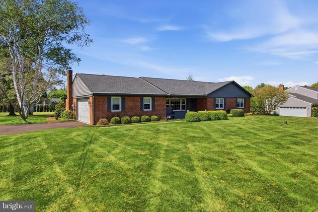 228 CHESTNUT VALLEY DR, Doylestown, PA 18901