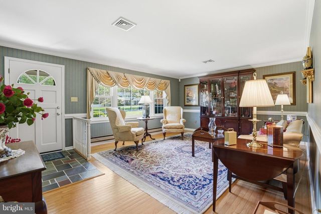 228 CHESTNUT VALLEY DR, Doylestown, PA 18901
