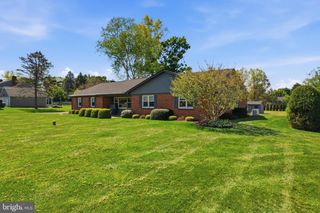 228 CHESTNUT VALLEY DR, Doylestown, PA 18901
