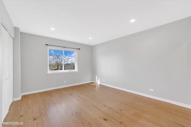 4202 Central Road 1D, Glenview, IL 60025