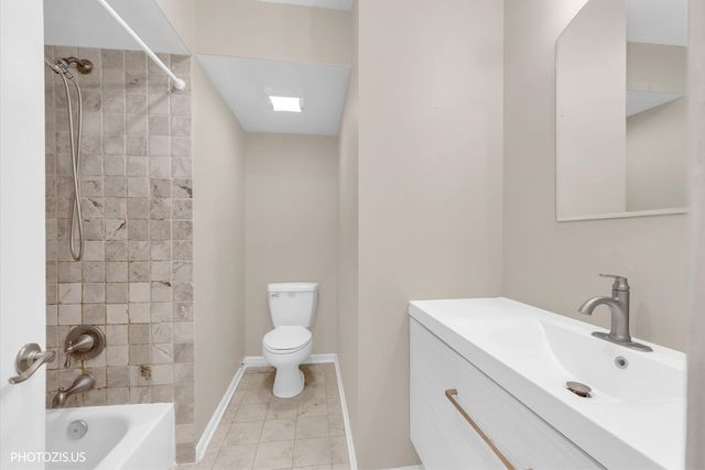 4202 Central Road 1D, Glenview, IL 60025