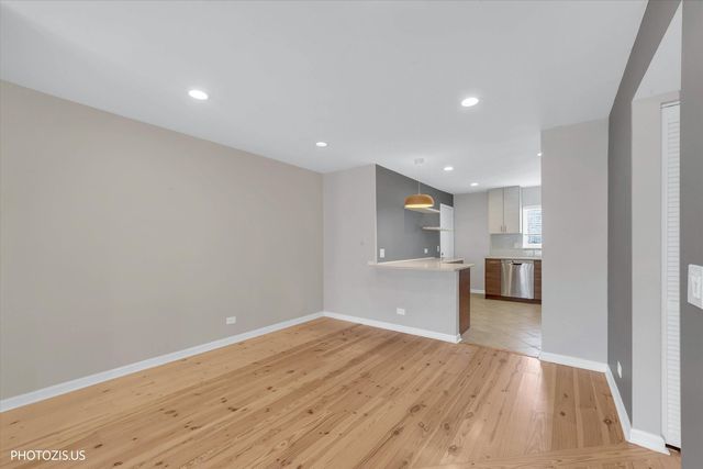 4202 Central Road 1D, Glenview, IL 60025