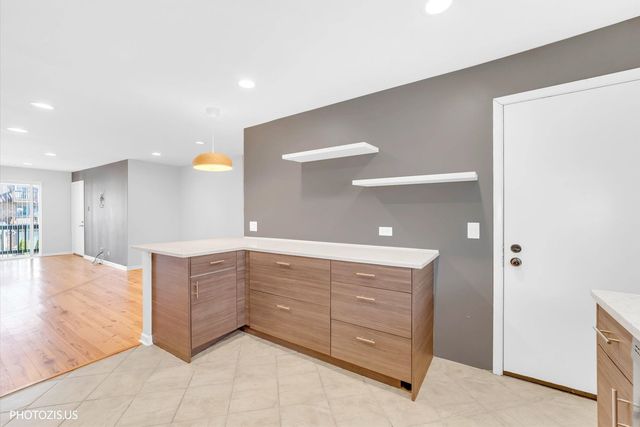 4202 Central Road 1D, Glenview, IL 60025