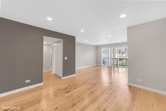 4202 Central Road 1D, Glenview, IL 60025