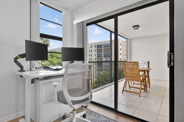 2205 S Cypress Bend Dr 604, Pompano Beach, FL 33069