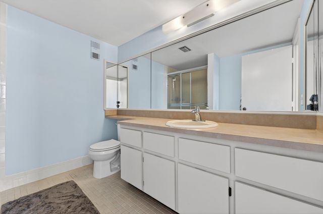 2205 S Cypress Bend Dr 604, Pompano Beach, FL 33069