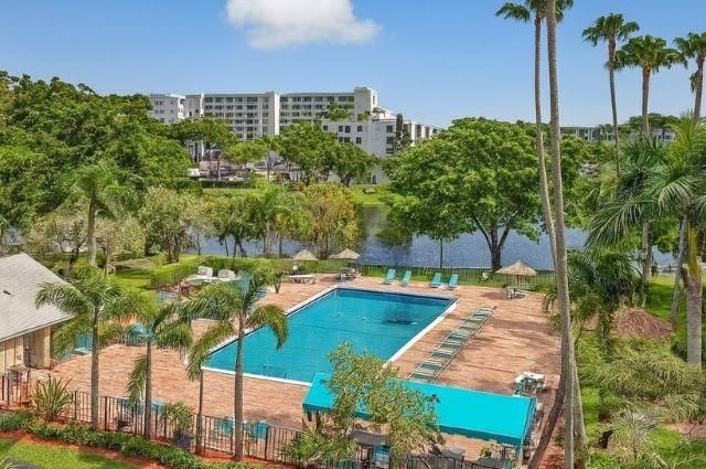 2205 S Cypress Bend Dr 604, Pompano Beach, FL 33069