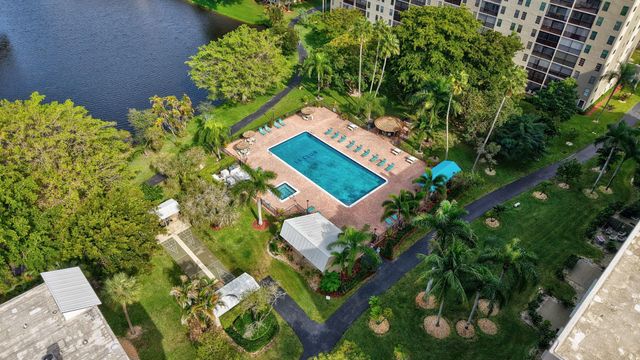 2205 S Cypress Bend Dr 604, Pompano Beach, FL 33069