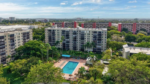 2205 S Cypress Bend Dr 604, Pompano Beach, FL 33069