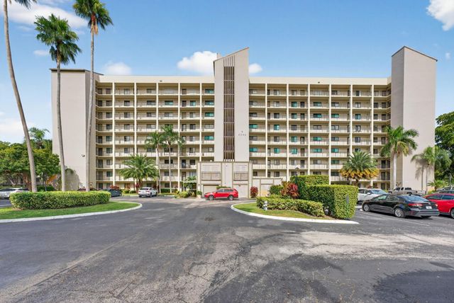 2205 S Cypress Bend Dr 604, Pompano Beach, FL 33069