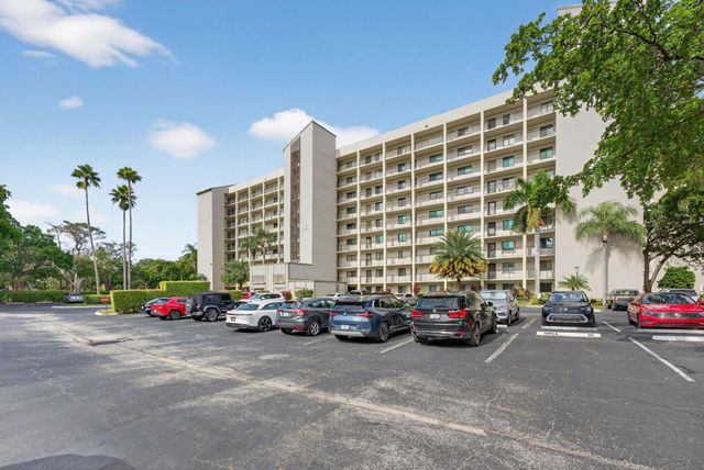 2205 S Cypress Bend Dr 604, Pompano Beach, FL 33069