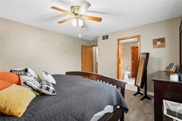 402 Windsor Drive, Solon, IA 52333