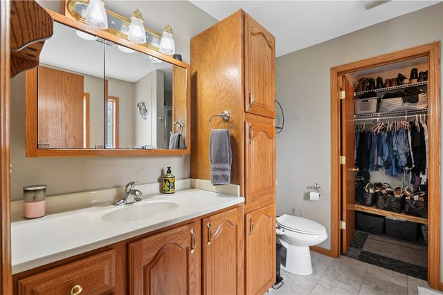 402 Windsor Drive, Solon, IA 52333