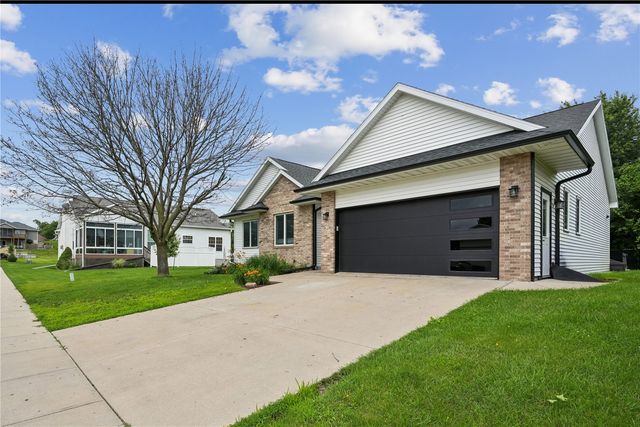 402 Windsor Drive, Solon, IA 52333