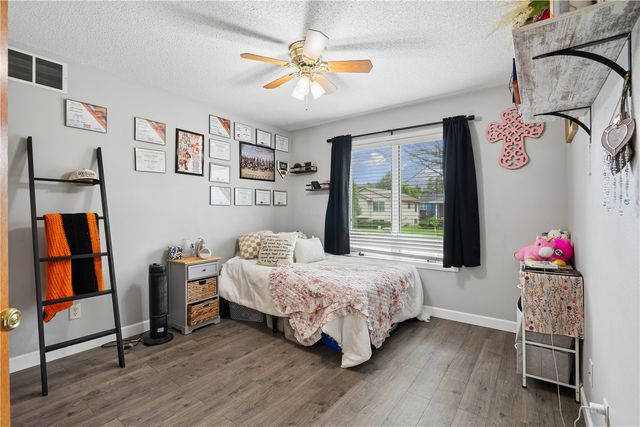 402 Windsor Drive, Solon, IA 52333