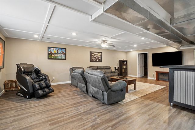 402 Windsor Drive, Solon, IA 52333