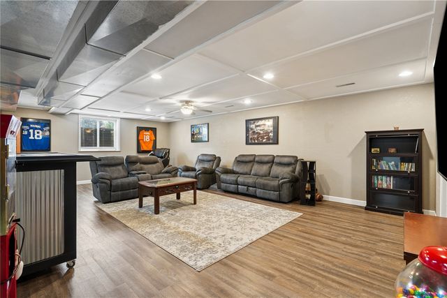 402 Windsor Drive, Solon, IA 52333