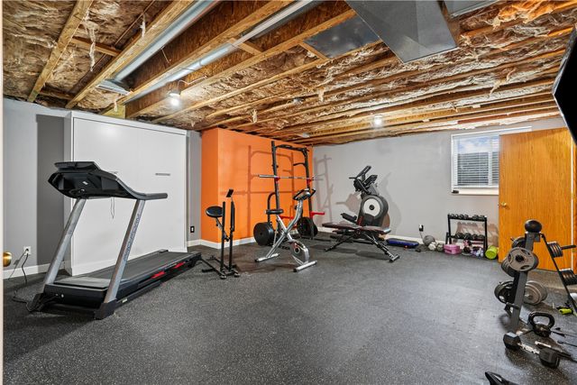 402 Windsor Drive, Solon, IA 52333