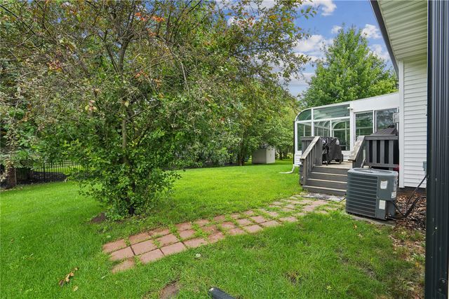 402 Windsor Drive, Solon, IA 52333