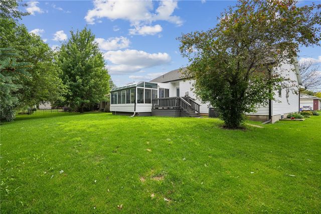 402 Windsor Drive, Solon, IA 52333