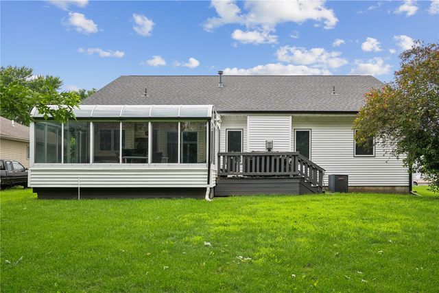 402 Windsor Drive, Solon, IA 52333