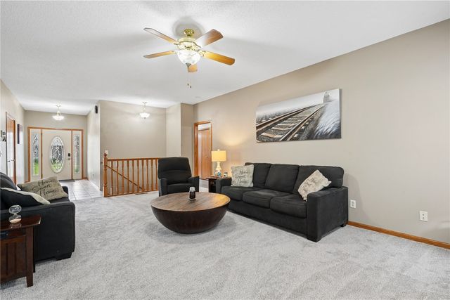 402 Windsor Drive, Solon, IA 52333