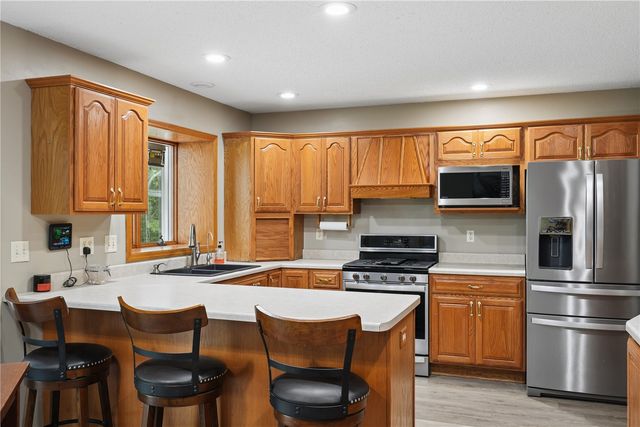 402 Windsor Drive, Solon, IA 52333
