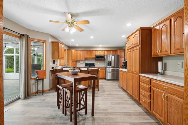 402 Windsor Drive, Solon, IA 52333
