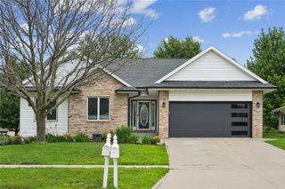 402 Windsor Drive, Solon, IA 52333