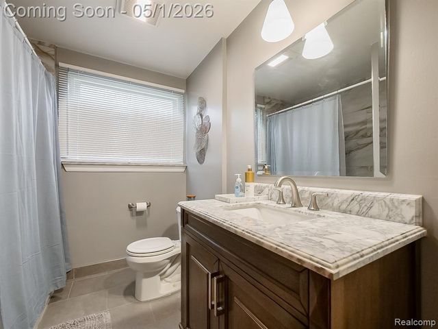 36372 Meadowbrook Street, Livonia, MI 48154