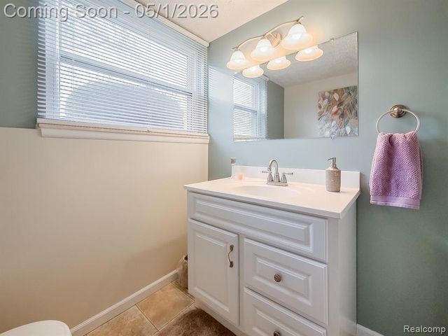 36372 Meadowbrook Street, Livonia, MI 48154