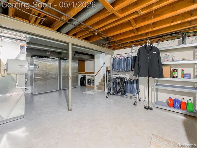 36372 Meadowbrook Street, Livonia, MI 48154