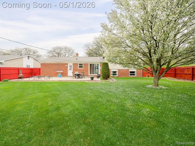 36372 Meadowbrook Street, Livonia, MI 48154