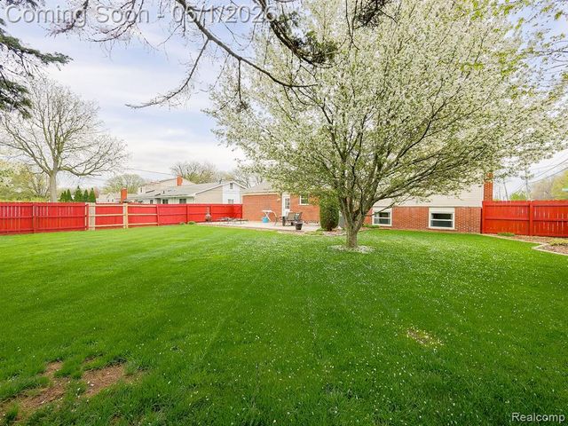 36372 Meadowbrook Street, Livonia, MI 48154