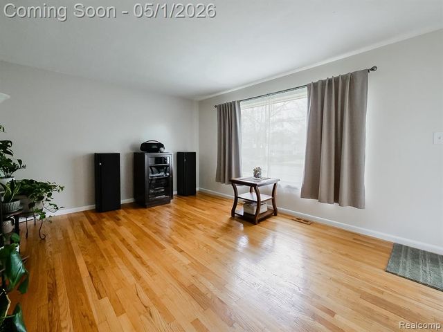 36372 Meadowbrook Street, Livonia, MI 48154