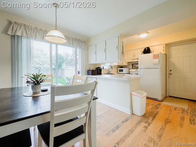36372 Meadowbrook Street, Livonia, MI 48154
