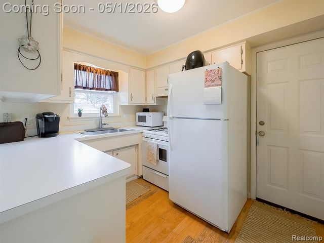 36372 Meadowbrook Street, Livonia, MI 48154