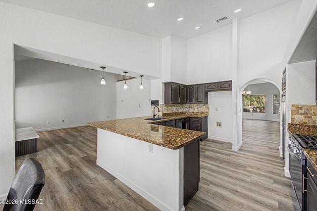 235 Marlboro Road, Oro Valley, AZ 85755