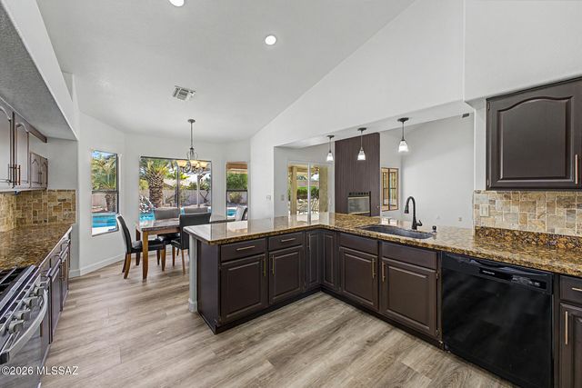 235 Marlboro Road, Oro Valley, AZ 85755