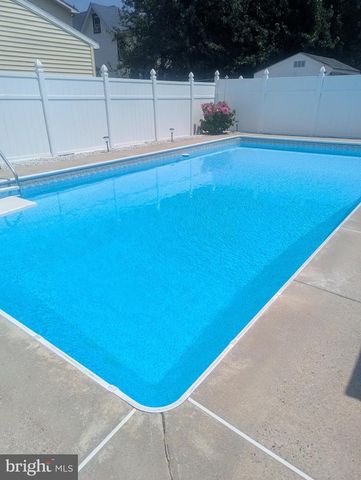 331 TAYLOR ST, Riverside, NJ 08075