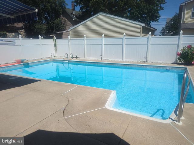 331 TAYLOR ST, Riverside, NJ 08075
